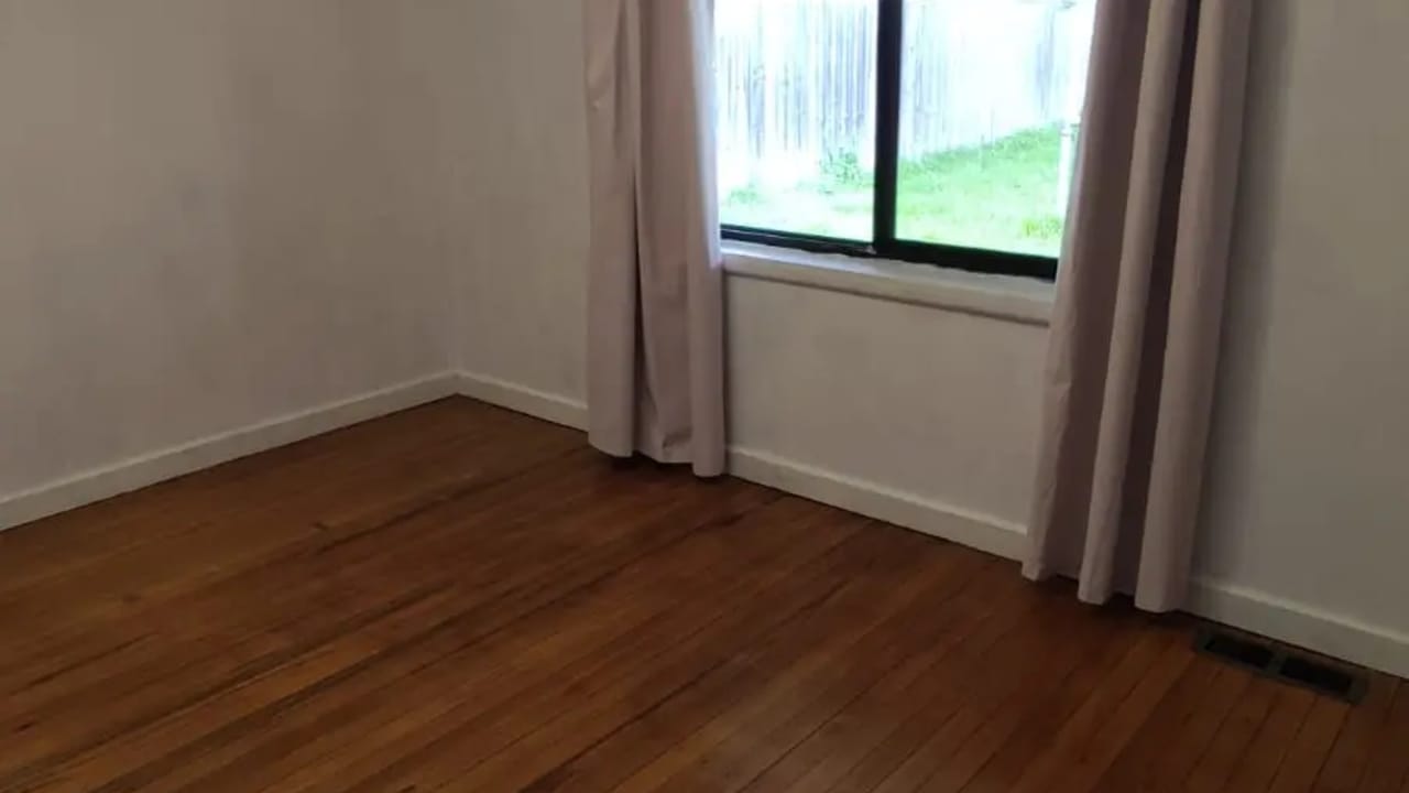 Room in a share house