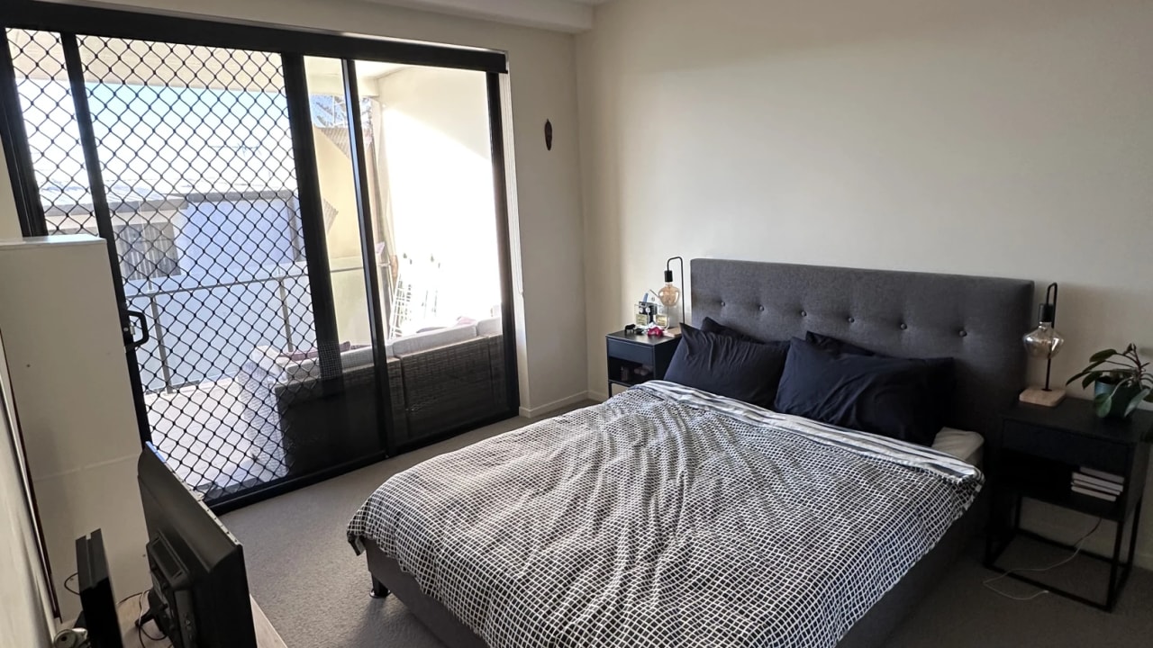 Unfurnished room with ensuite in a flatshare