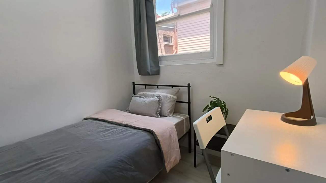 Furnished room in a share house