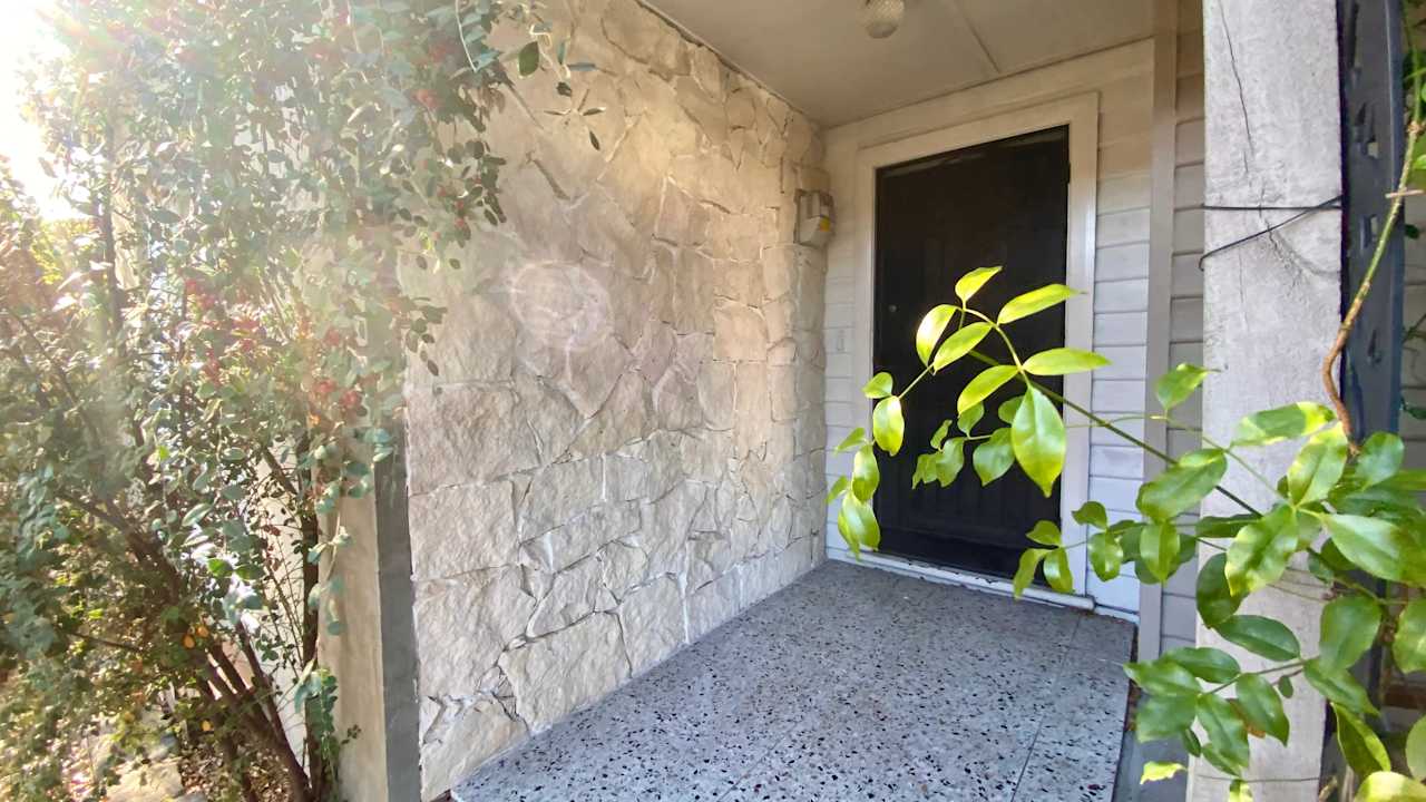 Furnished room studio flat for rent