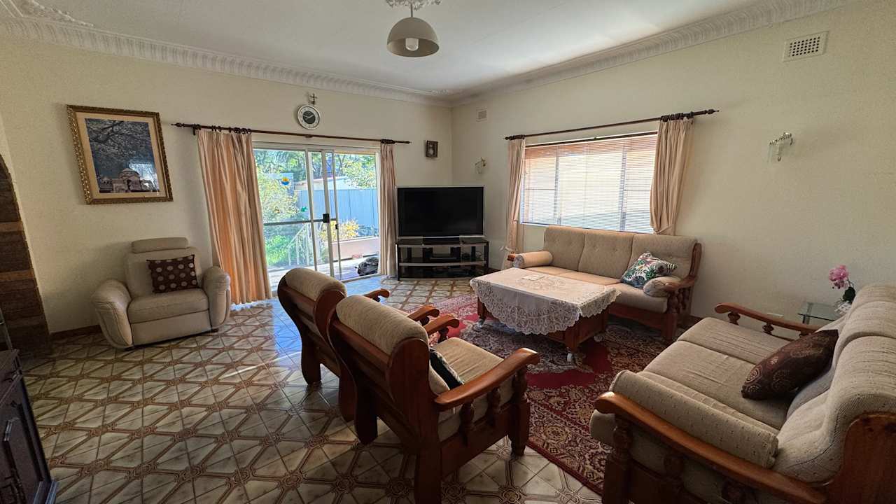 Whole property with 3 rooms for rent