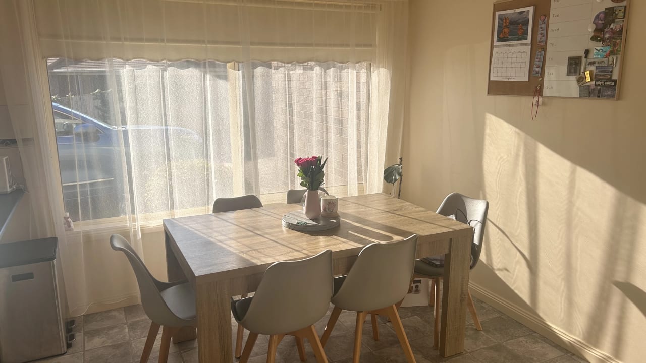 Room in a share house