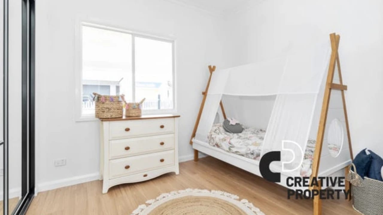 Unfurnished room in a share house