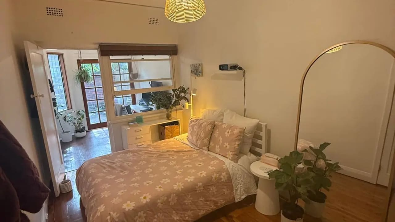 Unfurnished room in a flatshare