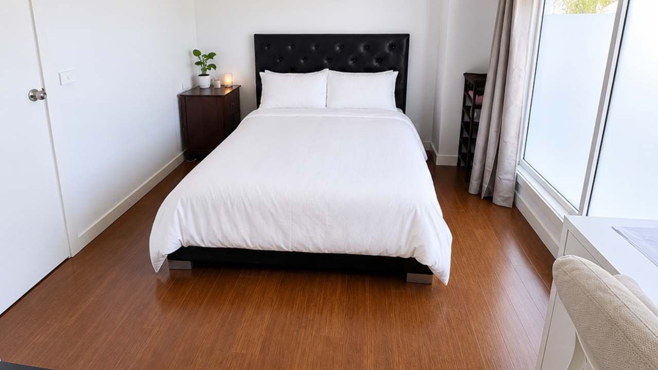 Furnished room in a share house