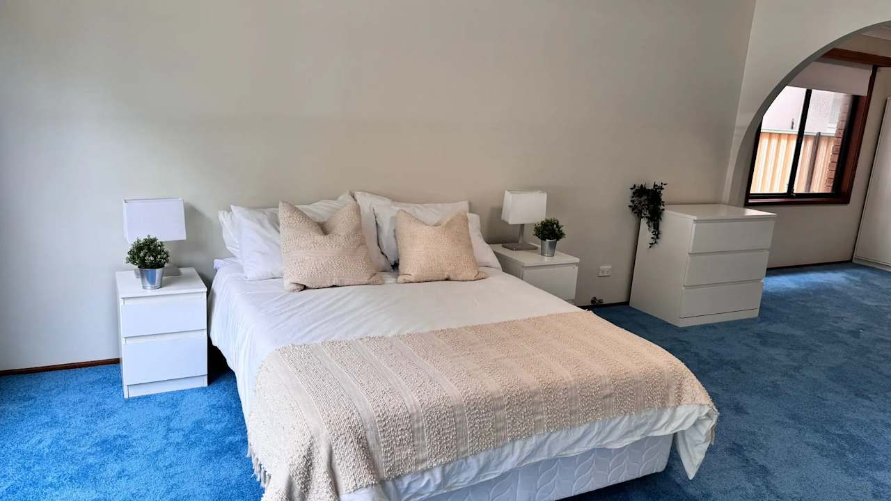 Furnished room in a flatshare