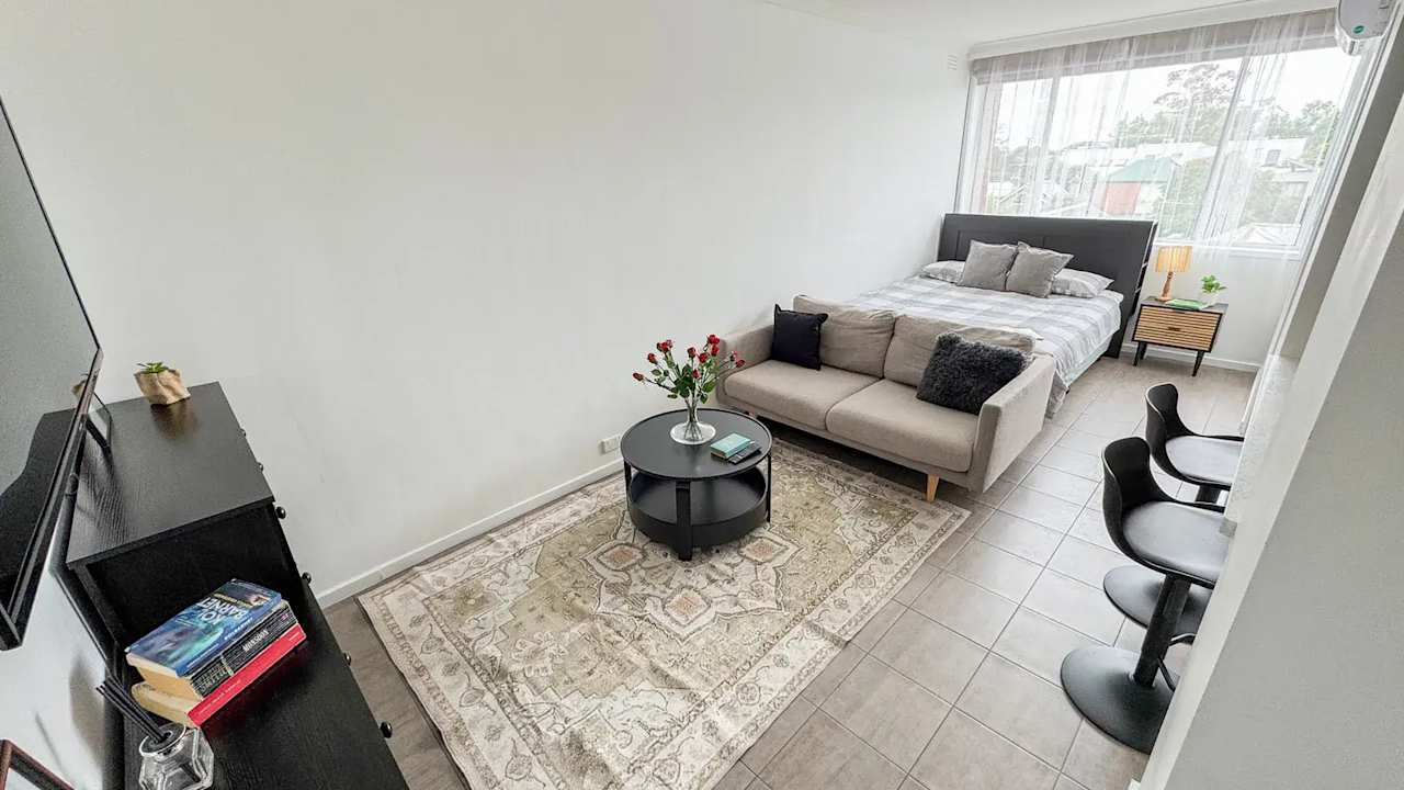 Furnished room studio flat for rent