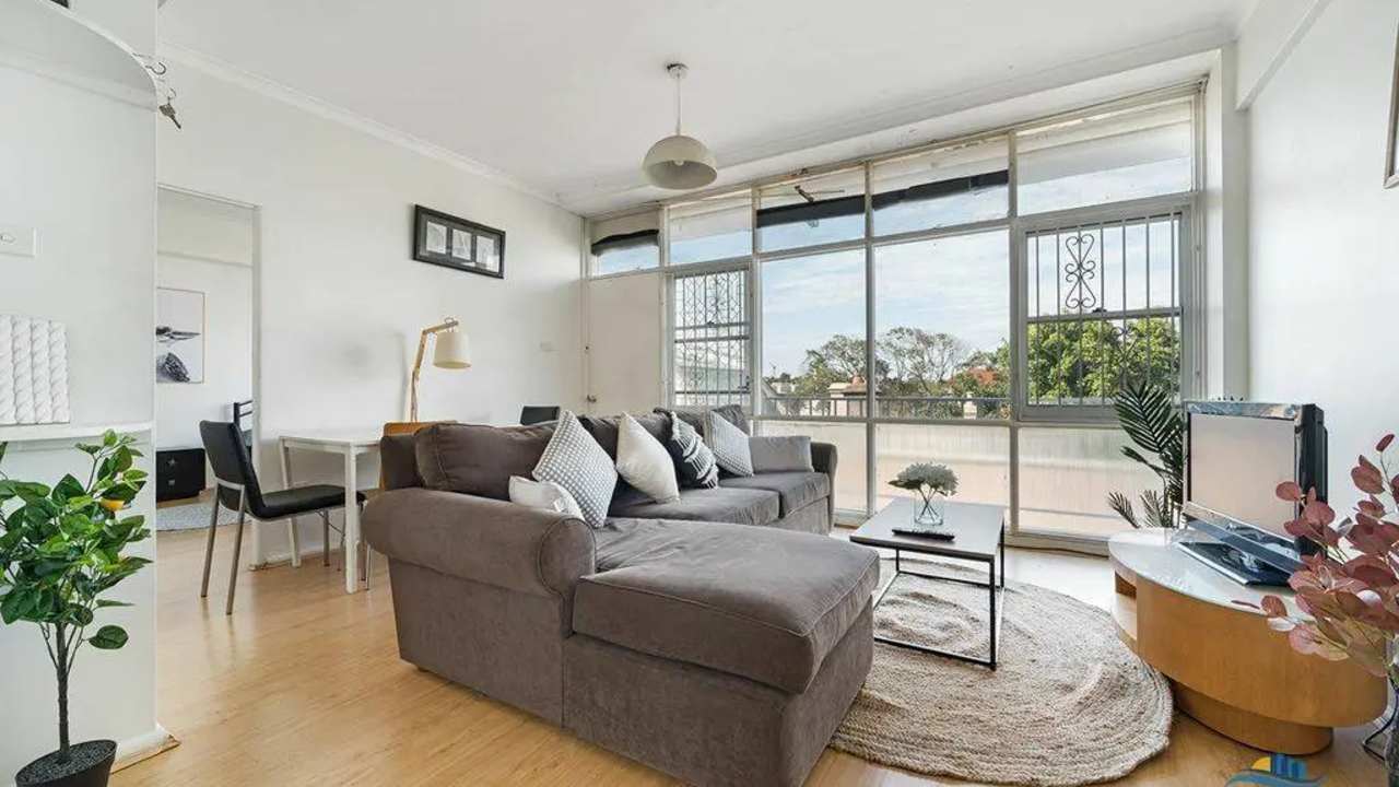 Whole property with 2 rooms for rent
