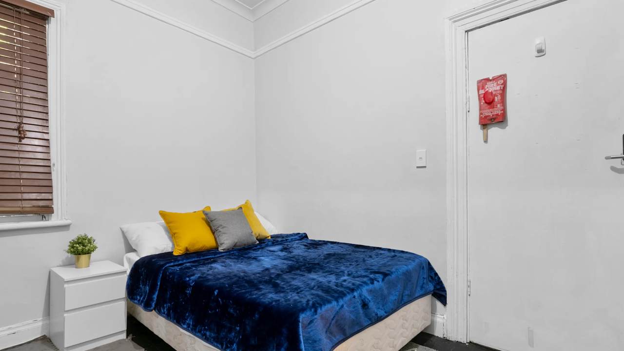 Furnished room studio flat for rent