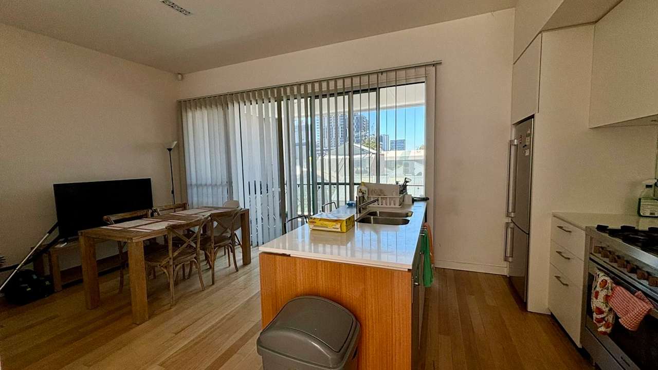 Room in a share house