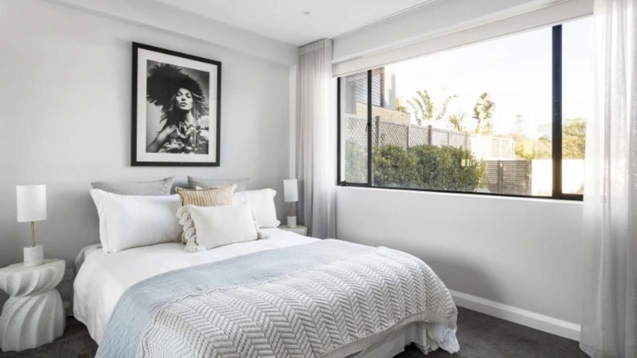 Unfurnished room with ensuite in a flatshare