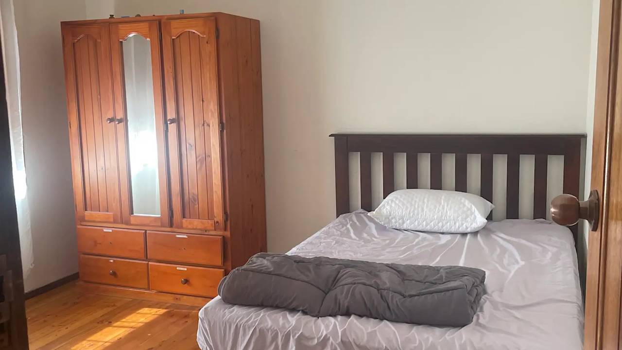 Room in a share house