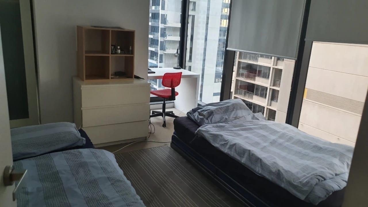 Furnished room in a flatshare