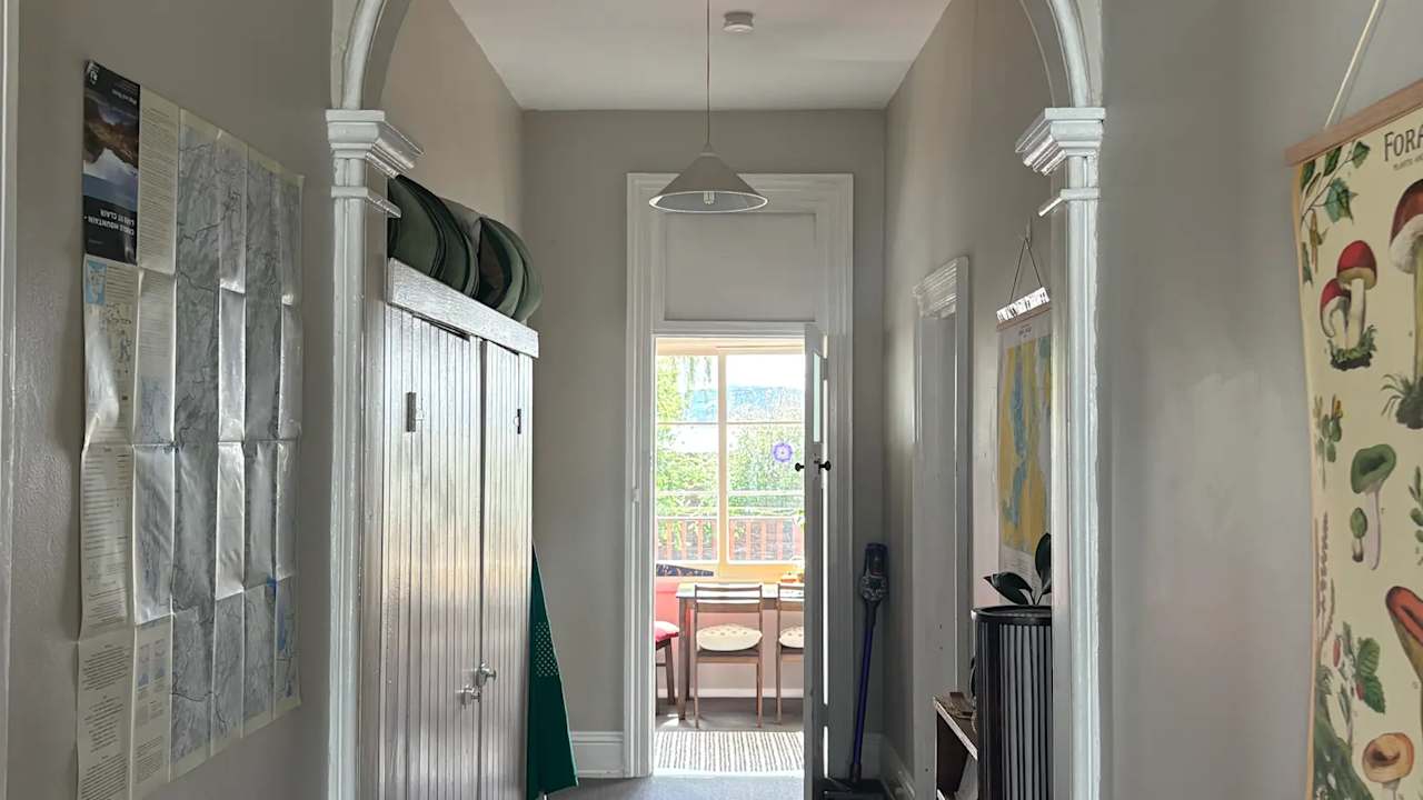 Furnished room in a share house