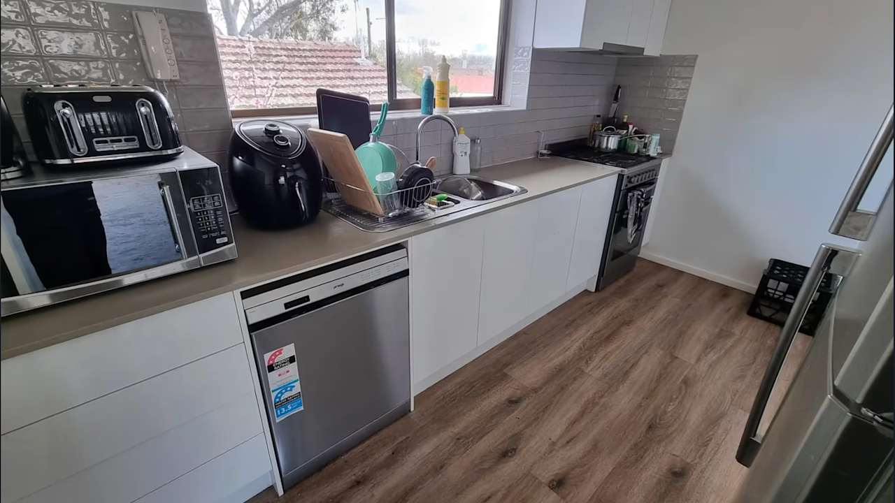 Unfurnished room in a flatshare
