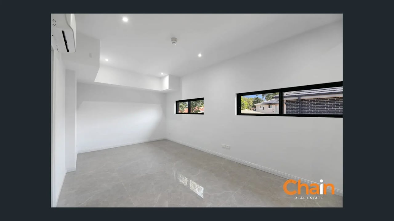 Unfurnished room studio flat for rent