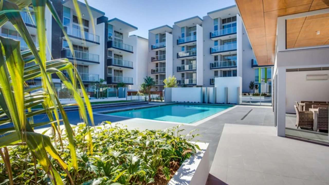 Whole property with 2 rooms for rent