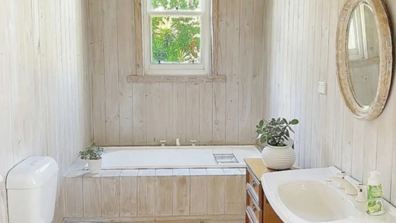 Room in a share house