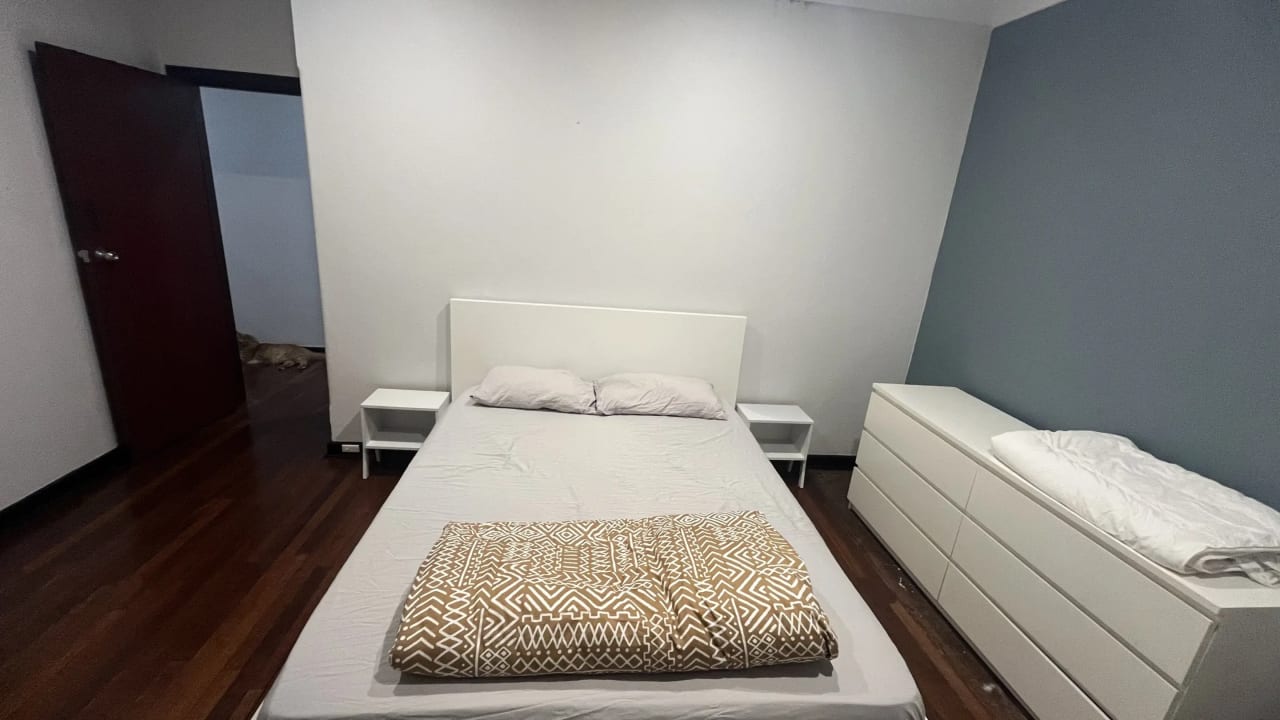 Furnished room in a share house