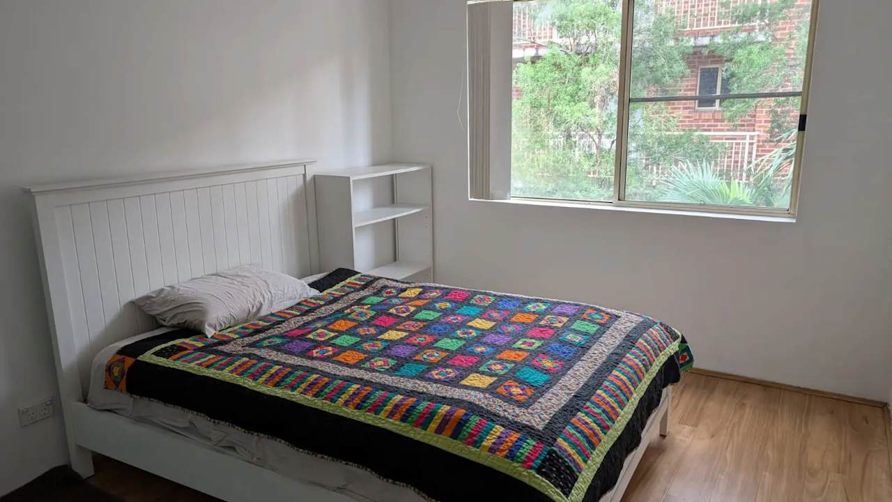 Furnished room in a flatshare