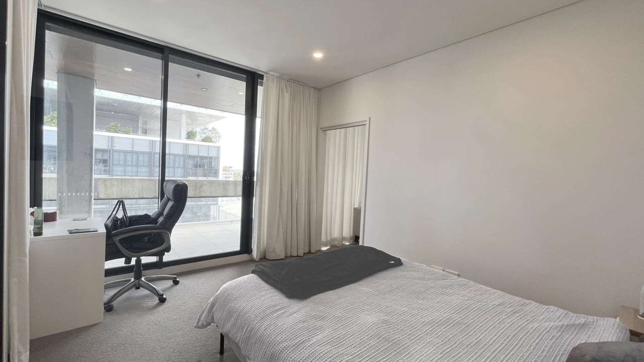 Furnished room in a flatshare