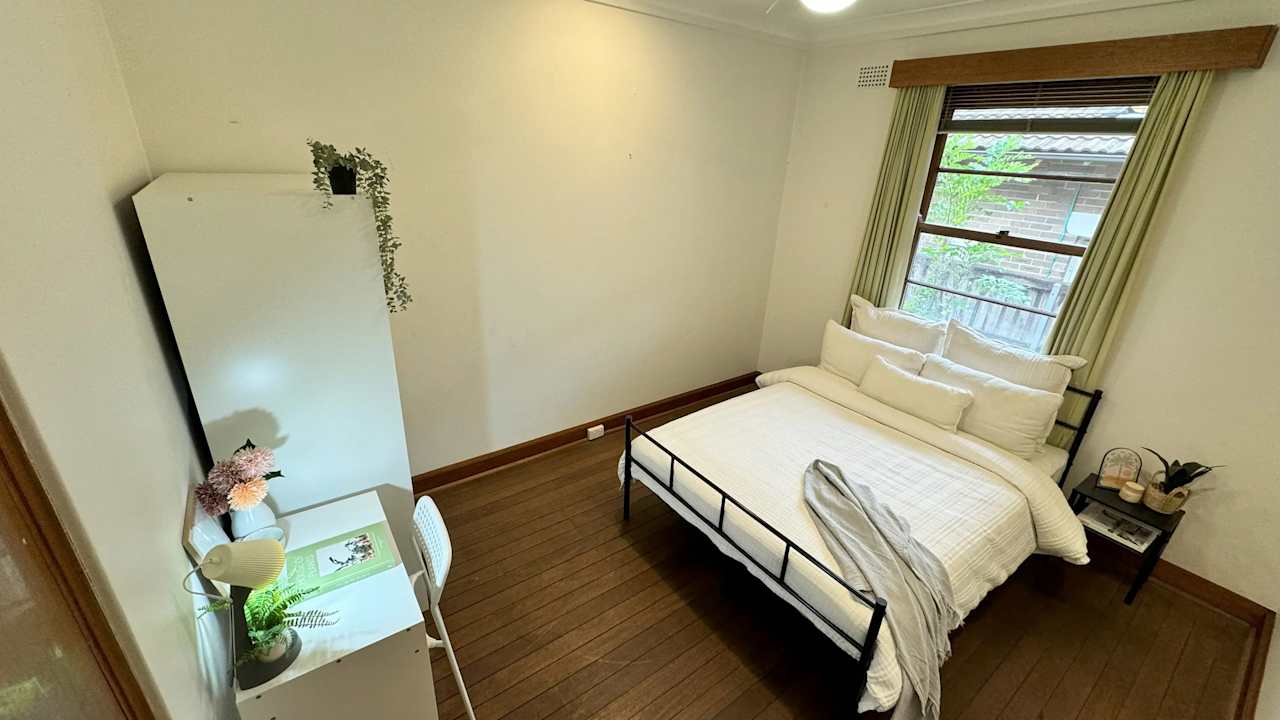 Furnished room in a share house