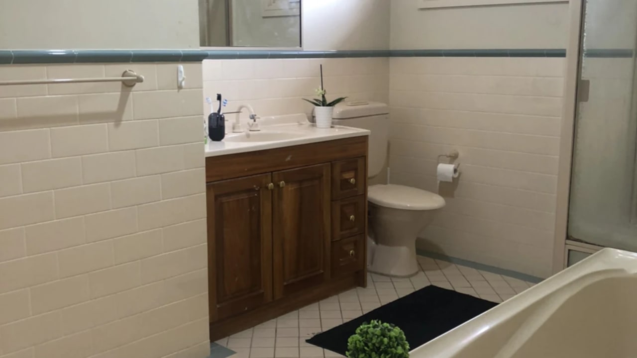 Furnished room in a share house