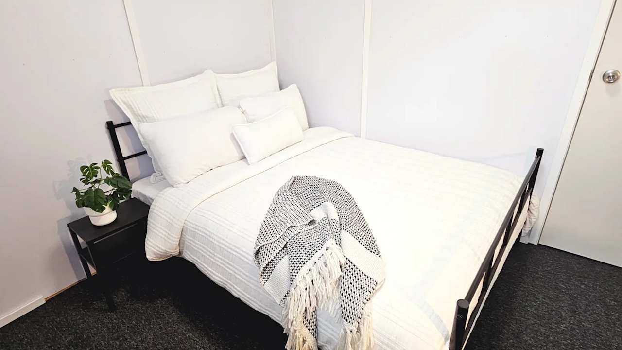 Furnished room in a share house