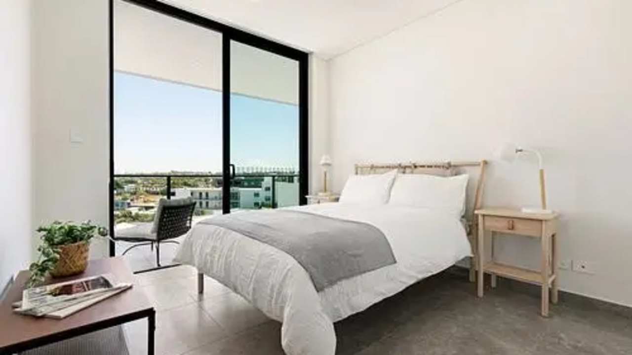Unfurnished room studio flat for rent