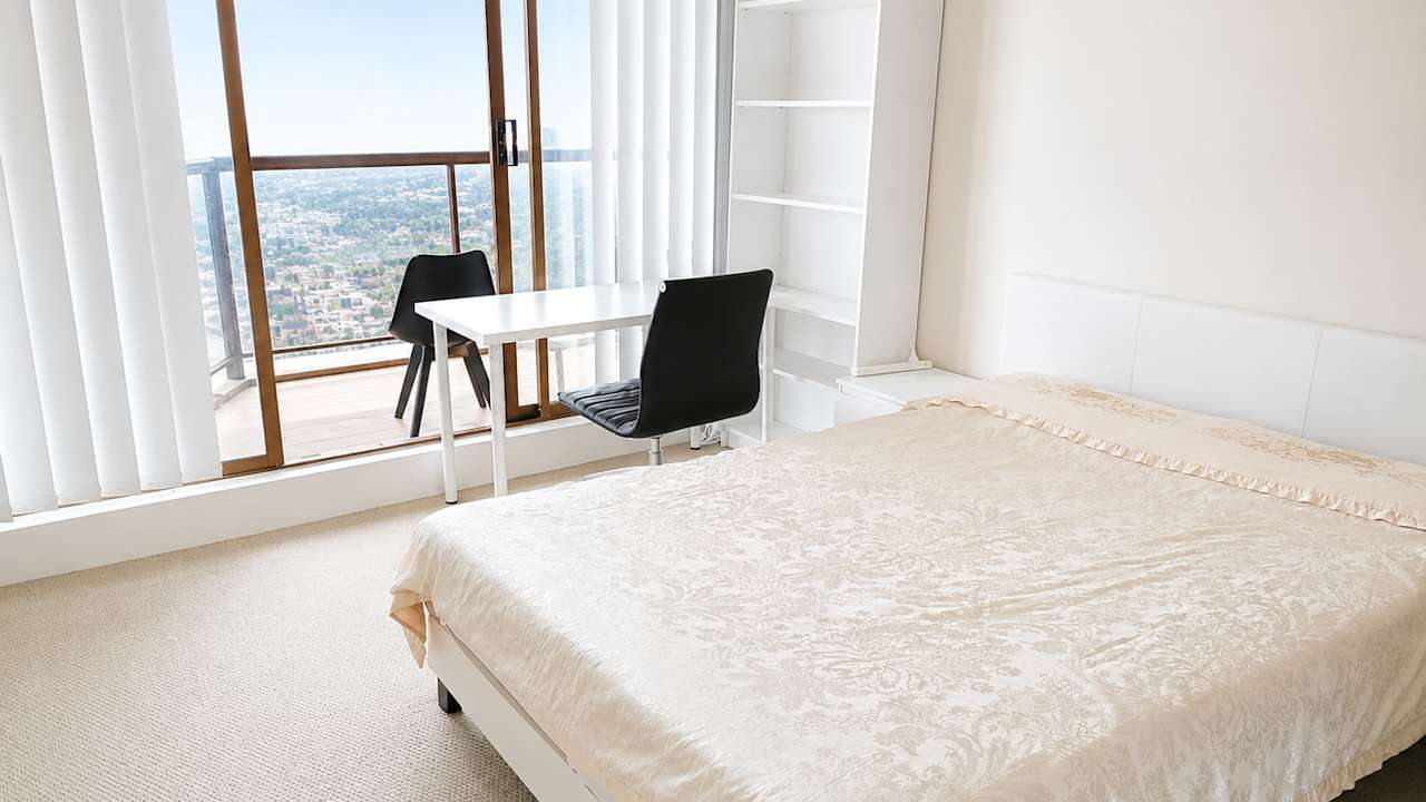 Furnished room in a flatshare