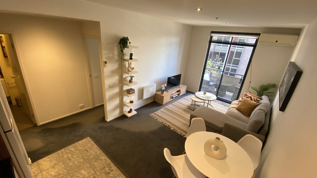 Furnished room in a flatshare