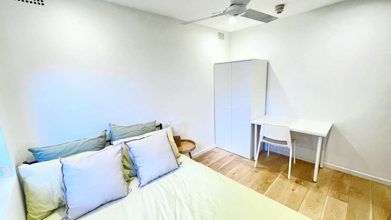 Room in a share house