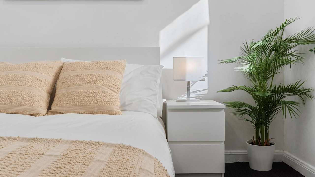 Furnished room in a share house