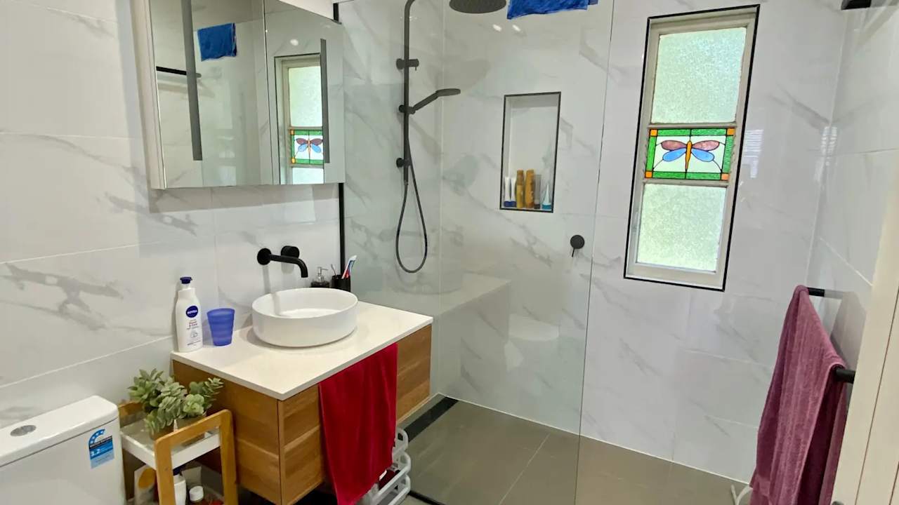 Furnished room in a share house