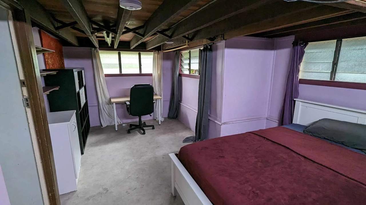 Furnished room in a share house