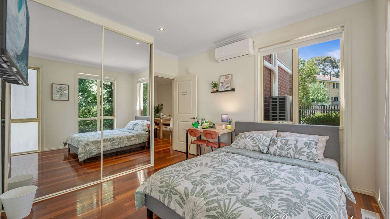 Furnished room with ensuite in a share house