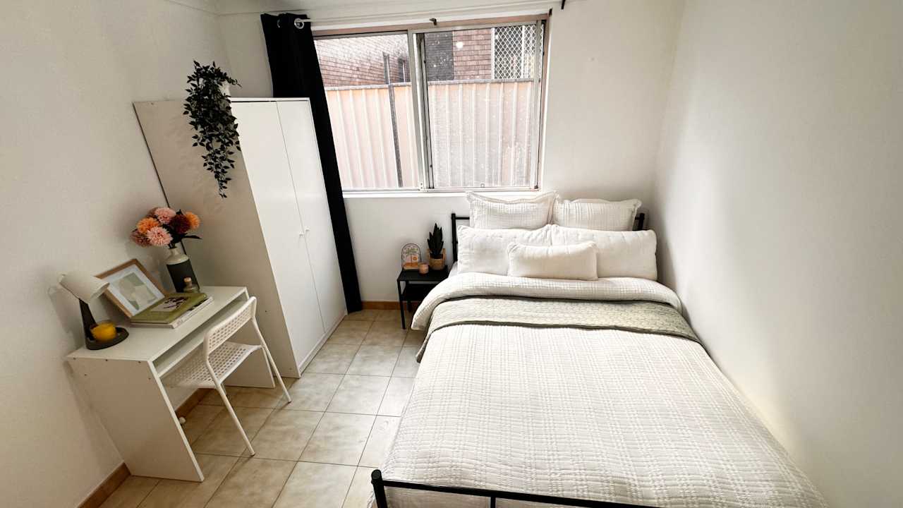 Furnished room in a flatshare