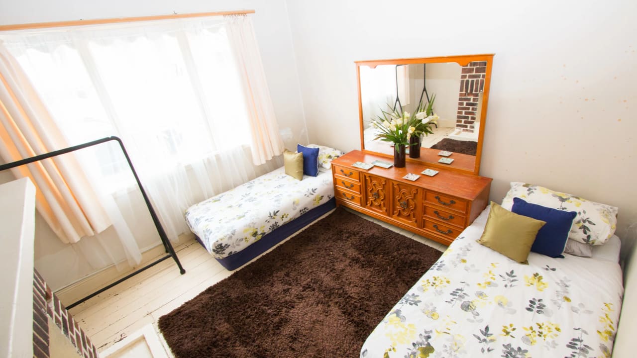 Room in a share house