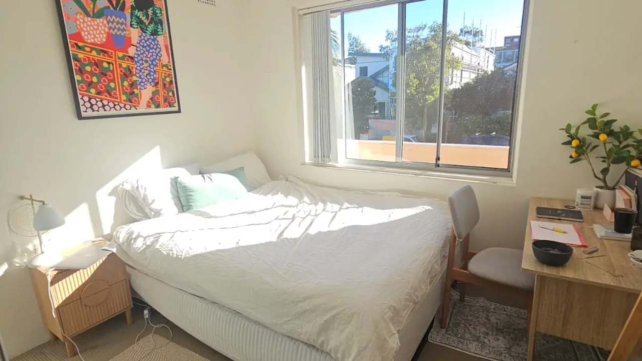 Furnished room in a flatshare