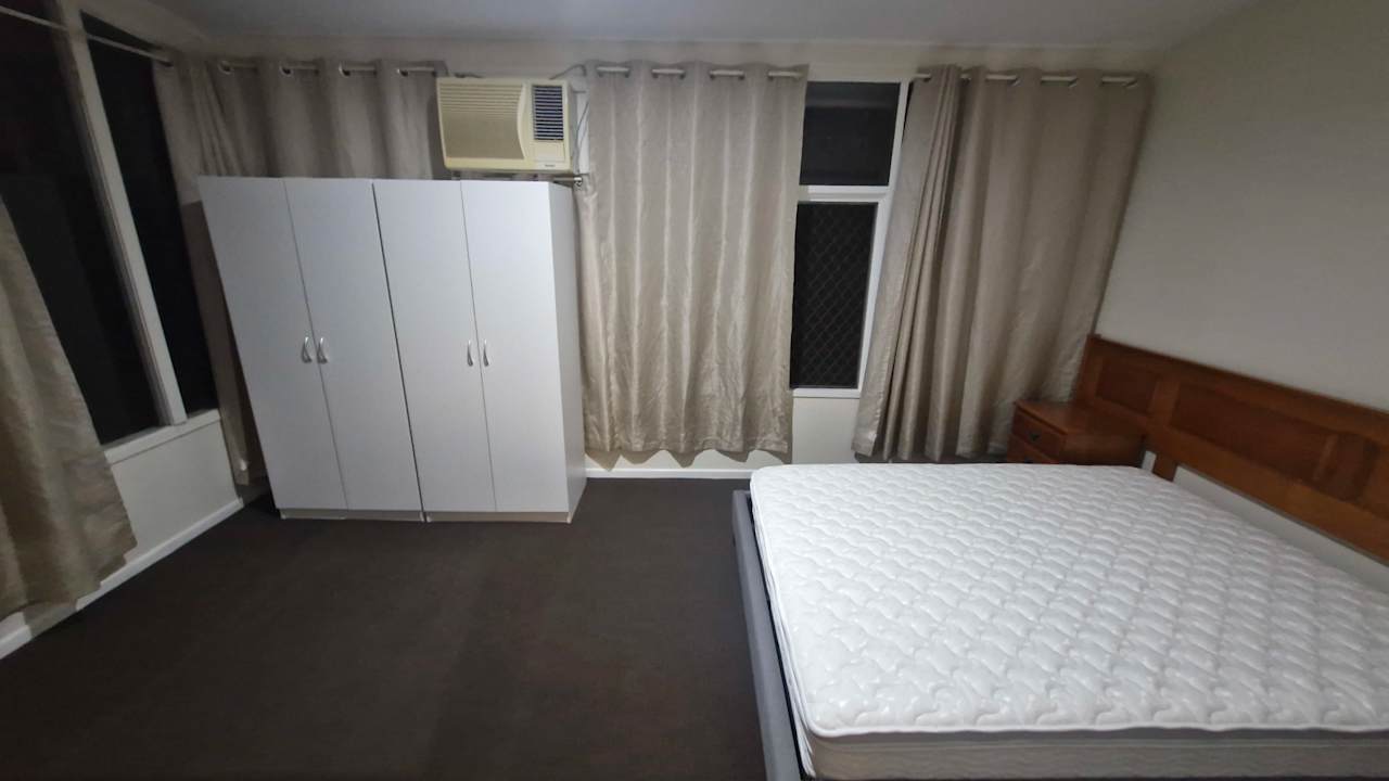 Room in a share house