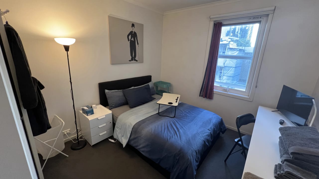 Furnished room in a flatshare