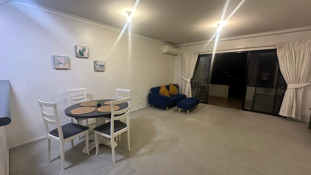 Furnished room in a flatshare