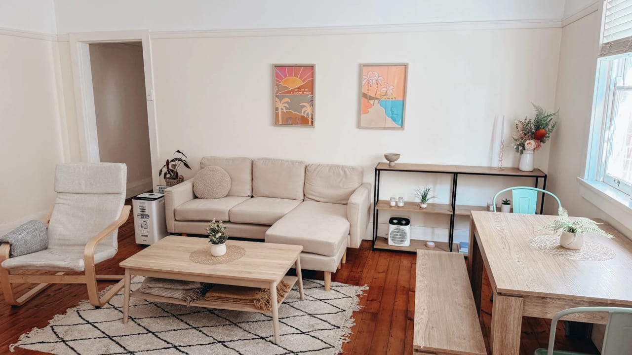 Furnished room in a share house