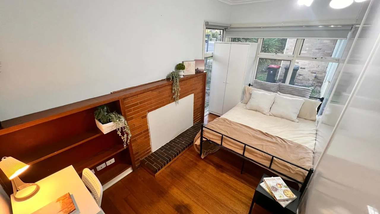 Furnished room in a share house
