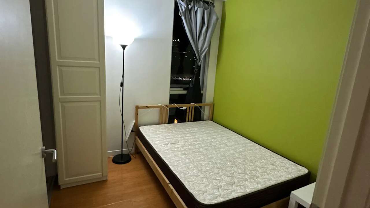 Furnished room in a flatshare
