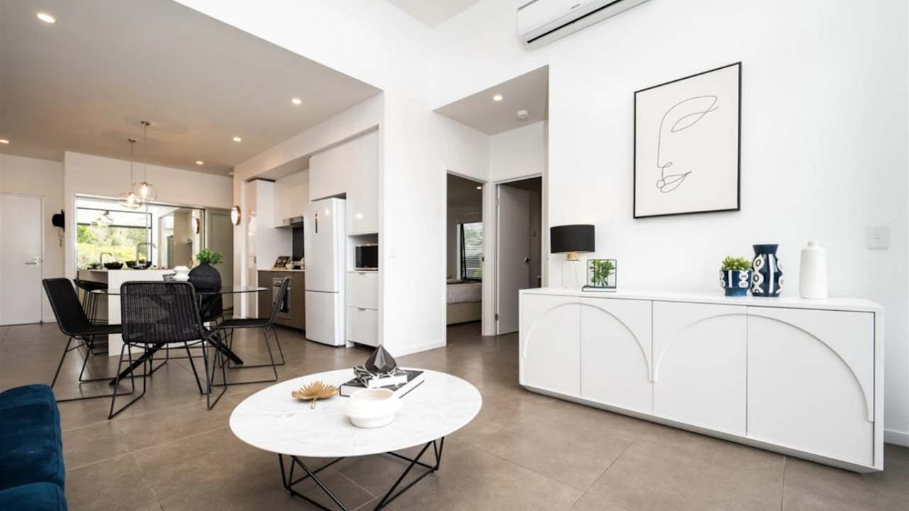 Unfurnished room in a flatshare