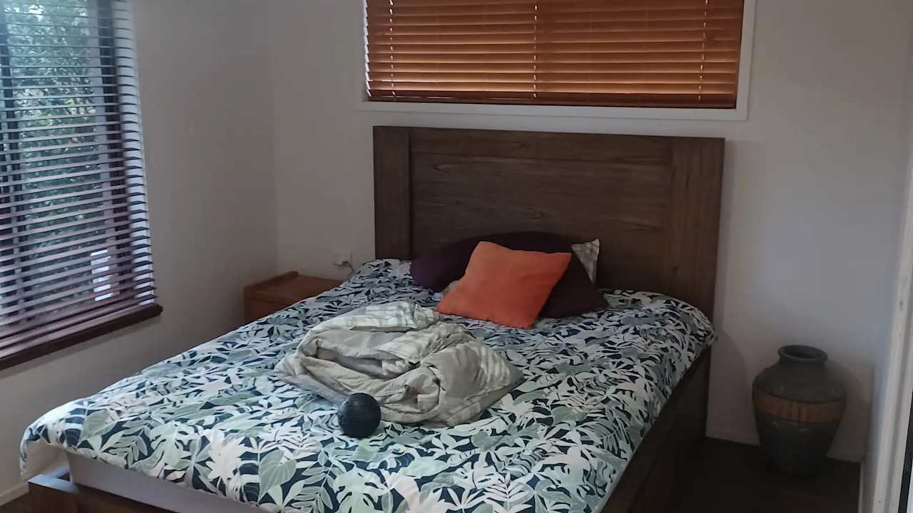 Room in a share house