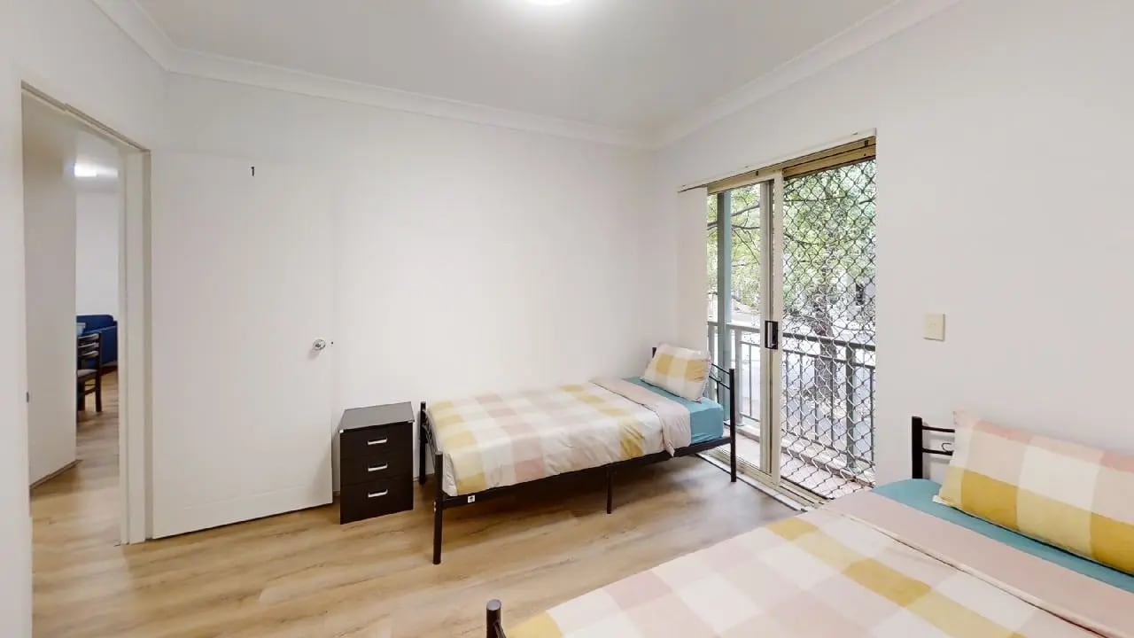 Furnished room with ensuite in a flatshare