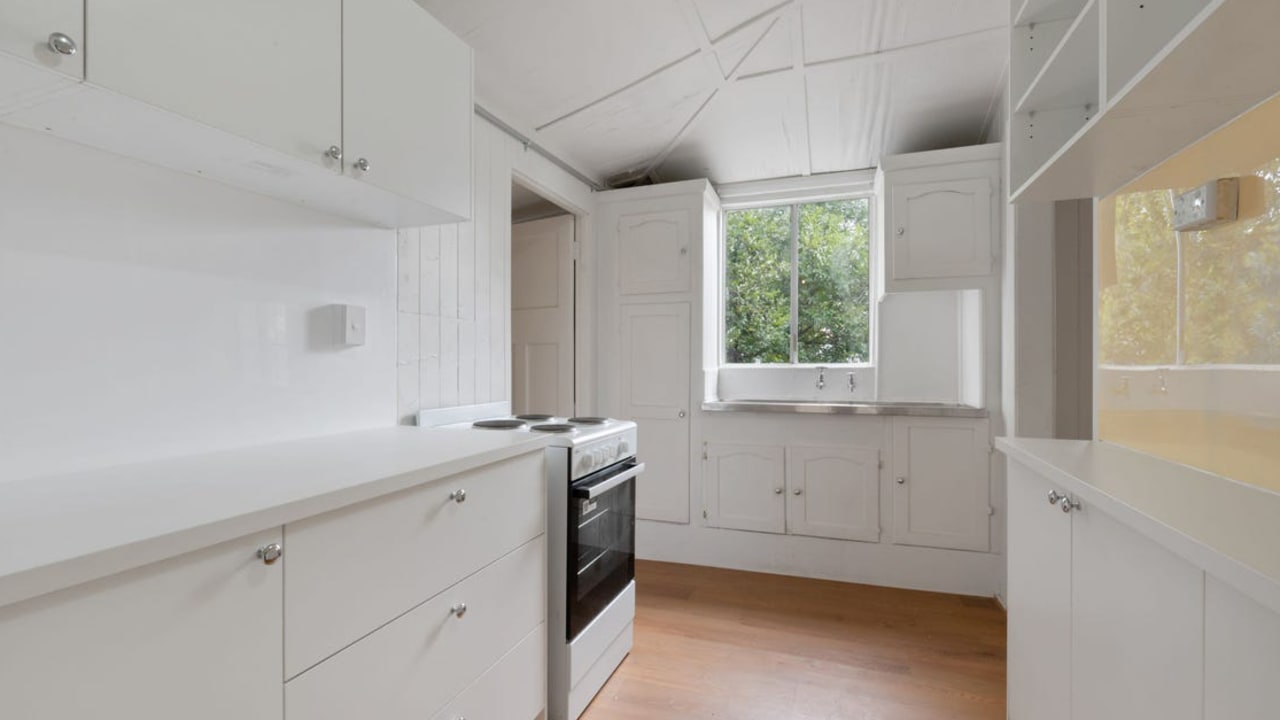 Whole property with 3 rooms for rent