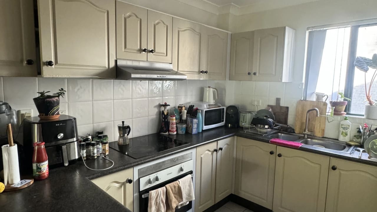 Furnished room in a flatshare